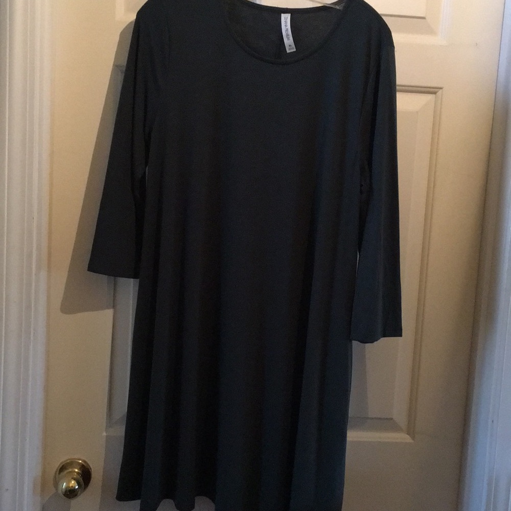 Dark green womens 3/4 sleeve tunic with pockets